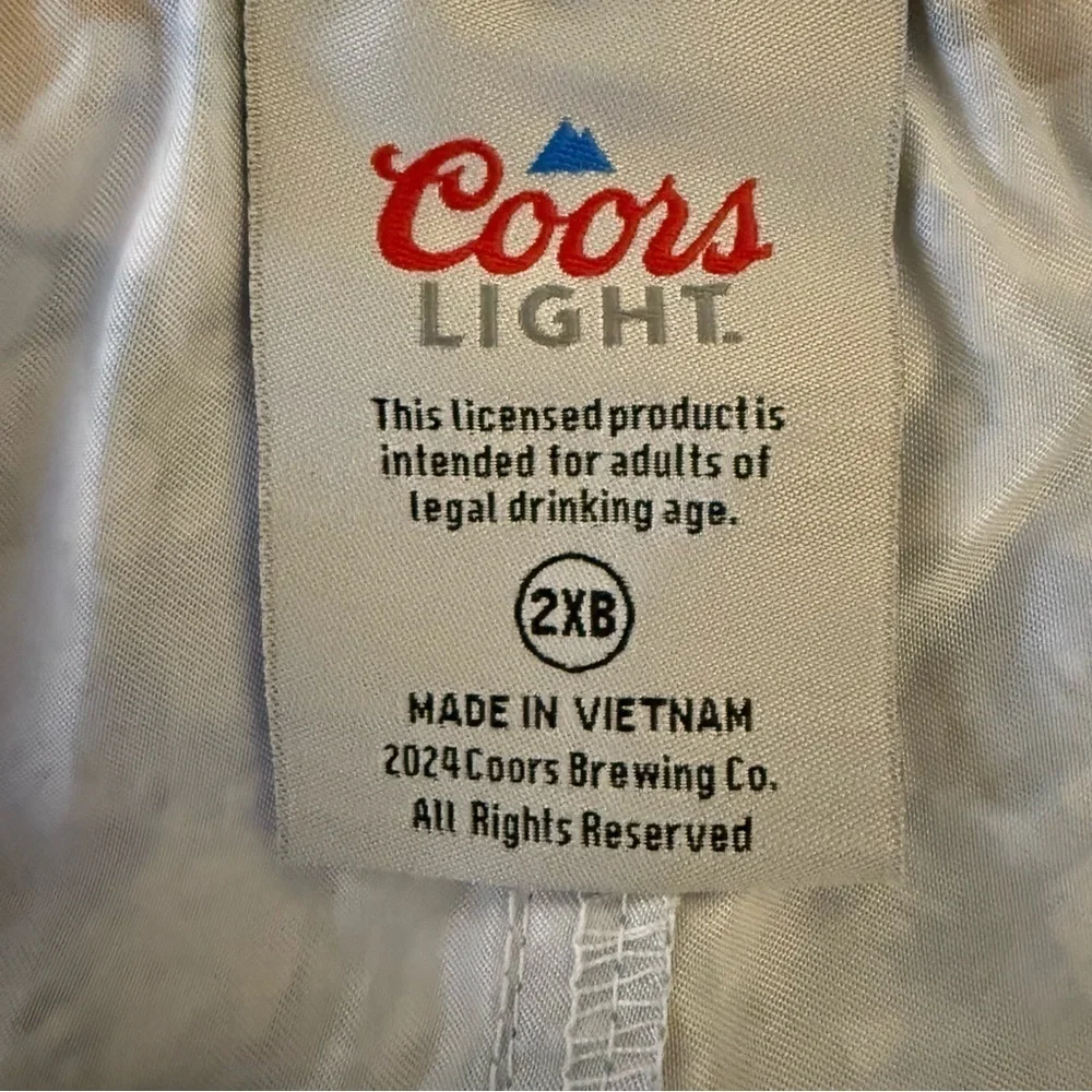 NWT Coors Light men’s size 2XB hybrid shorts.